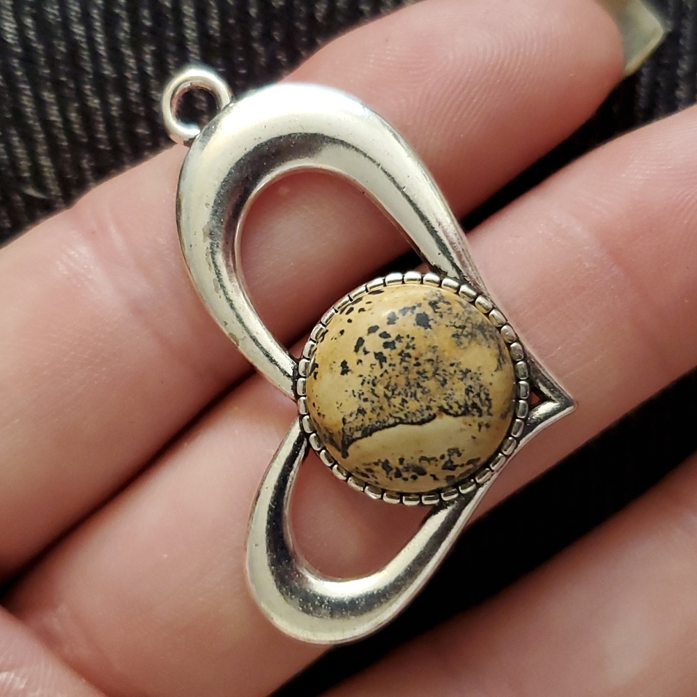 New Chohua Jasper Round Silver Heart Pendant.